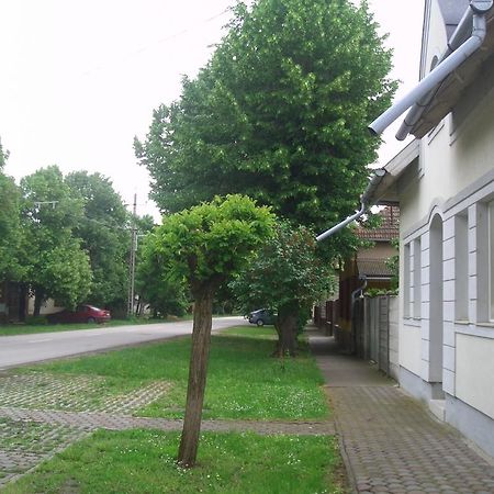 Apartments-Mini-Hotel Csongrád Стая снимка