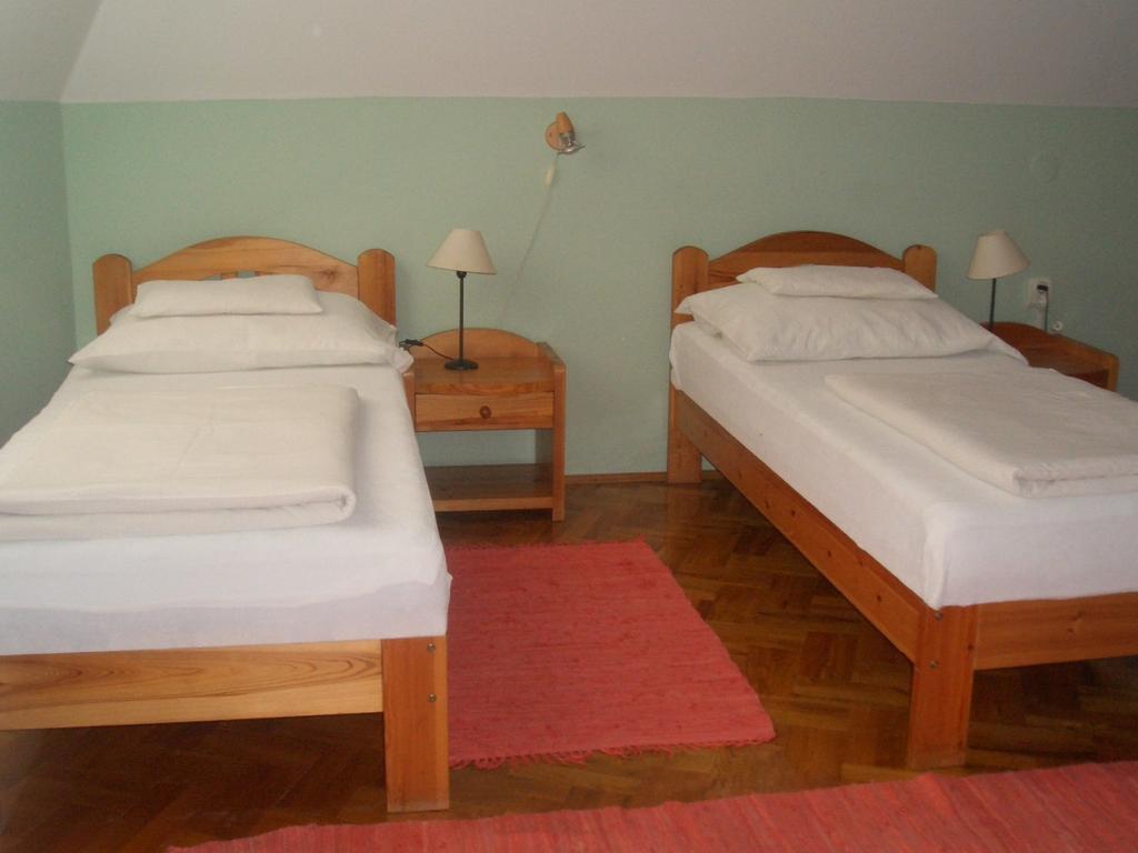 Apartments-Mini-Hotel Csongrád Стая снимка