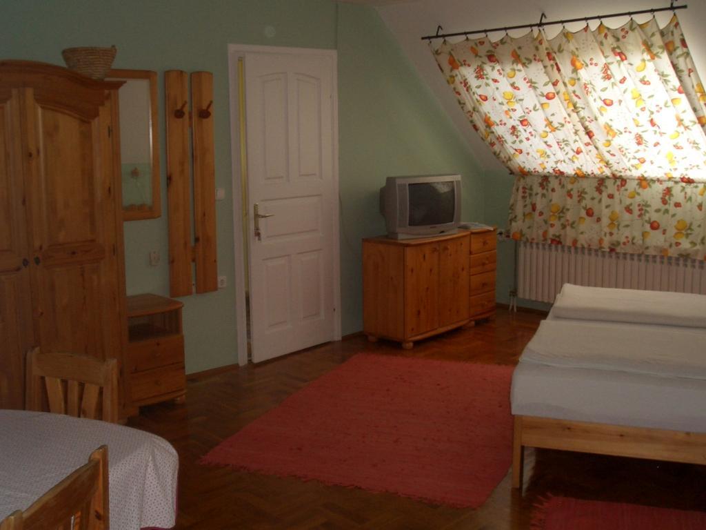 Apartments-Mini-Hotel Csongrád Стая снимка