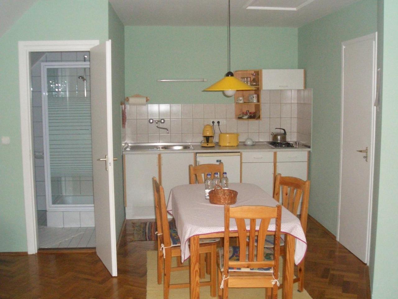 Apartments-Mini-Hotel Csongrád Екстериор снимка