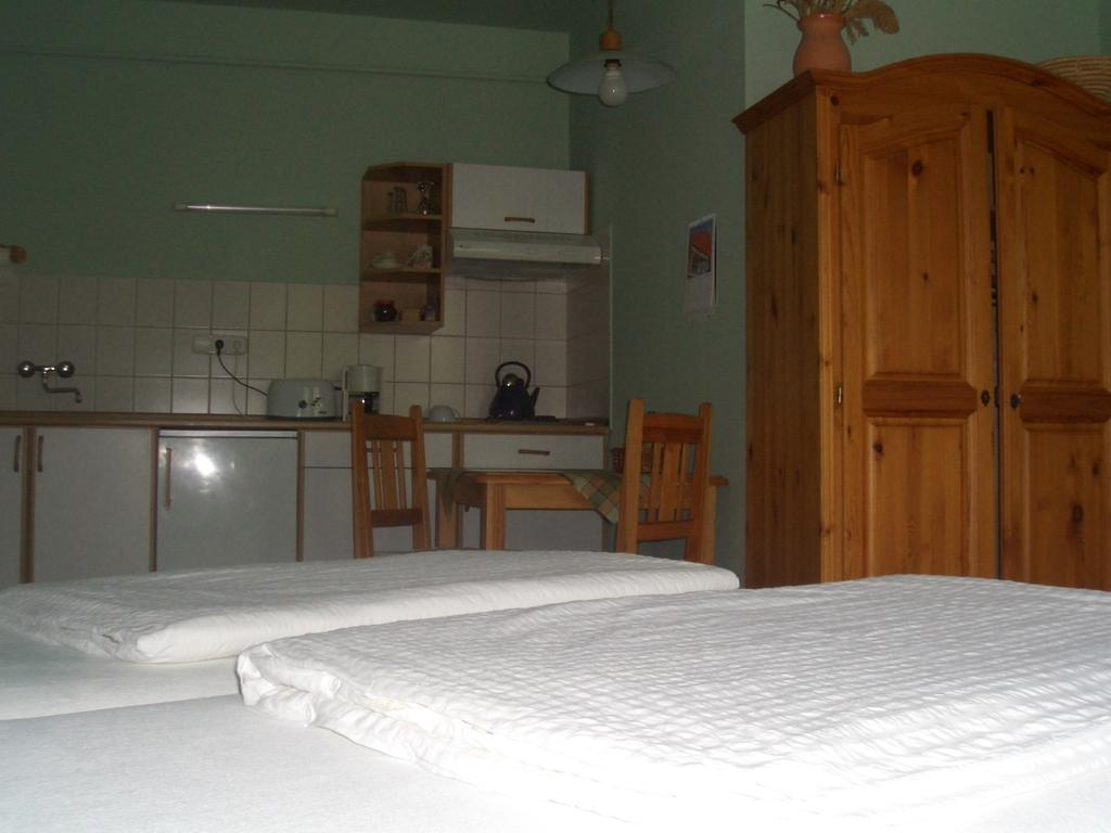 Apartments-Mini-Hotel Csongrád Стая снимка