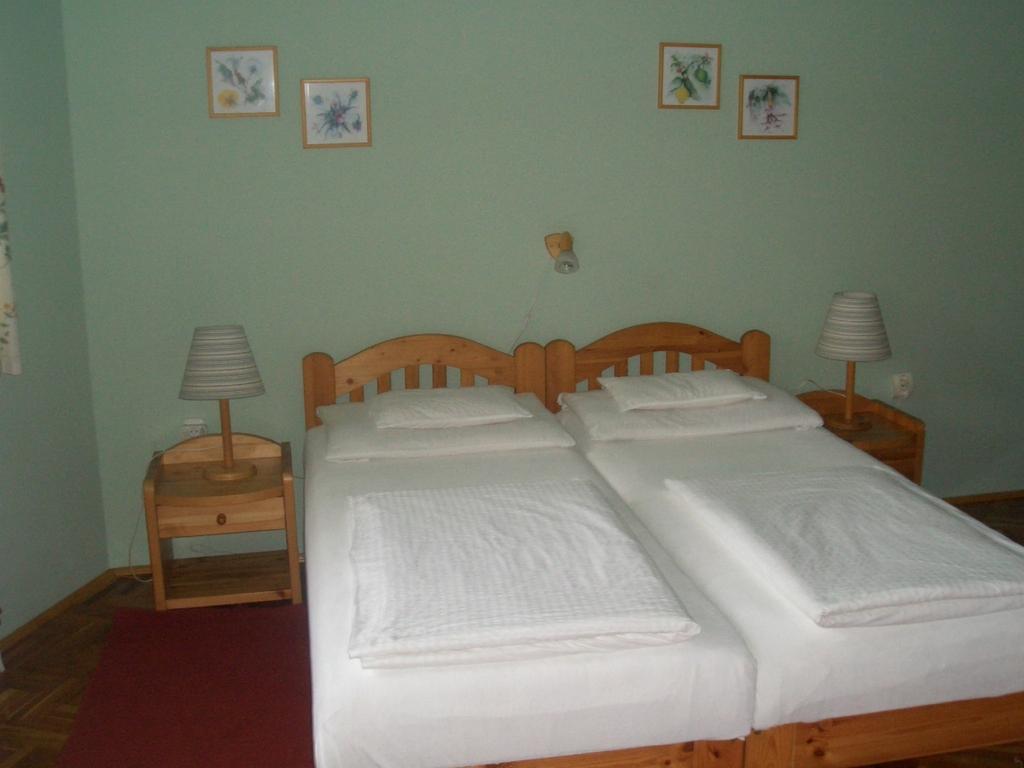 Apartments-Mini-Hotel Csongrád Стая снимка